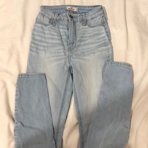 Hollister High Rise Light Wash Jeans